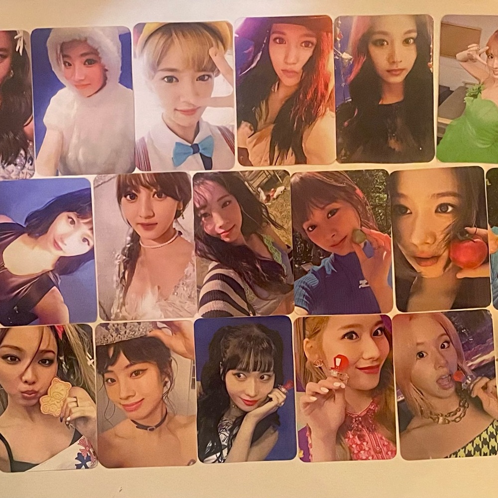 K-Pop Photocard Collection For Sale - Picture 6 of 7